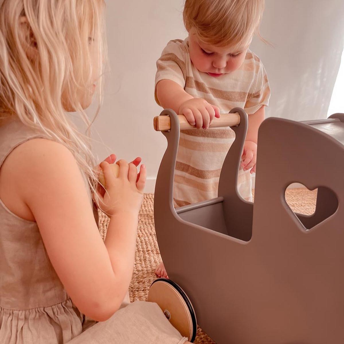 Classic Dolls Pram
